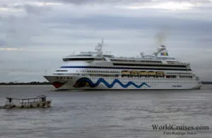 AIDAvita & Crystal Serenity em Santarém