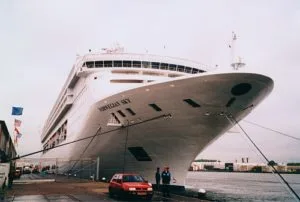 Há quinze anos, Costa Olympia começava a se transformar em Norwegian Sky