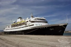 Azores escala o porto de Portimão, Portugal