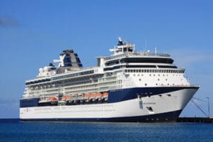Bartender da Celebrity Cruises é eleito melhor baternder do mar em 2016