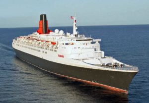 Queen Elizabeth 2: o navio mais famoso do mundo em Santos
