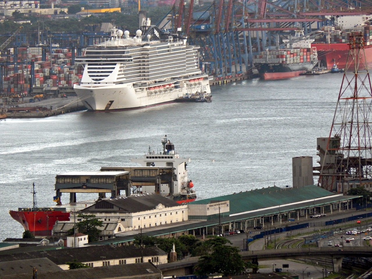 Concais: nova passarela irá facilitar acesso ao terminal de cruzeiros de Santos na temporada 2025/2026
