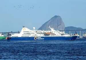 navio de cruzeiro abandonado