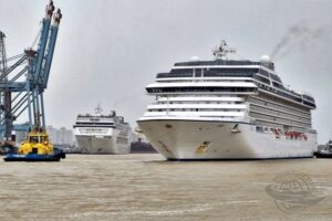 Dois navios em Itajaí