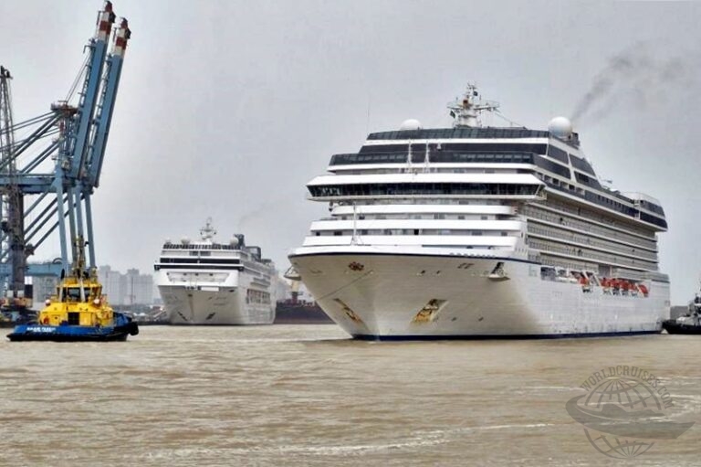 Dois navios em Itajaí
