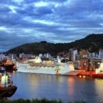 Navio de cruzeiro em Vitória