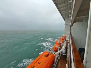 mau tempo navios de cruzeiro