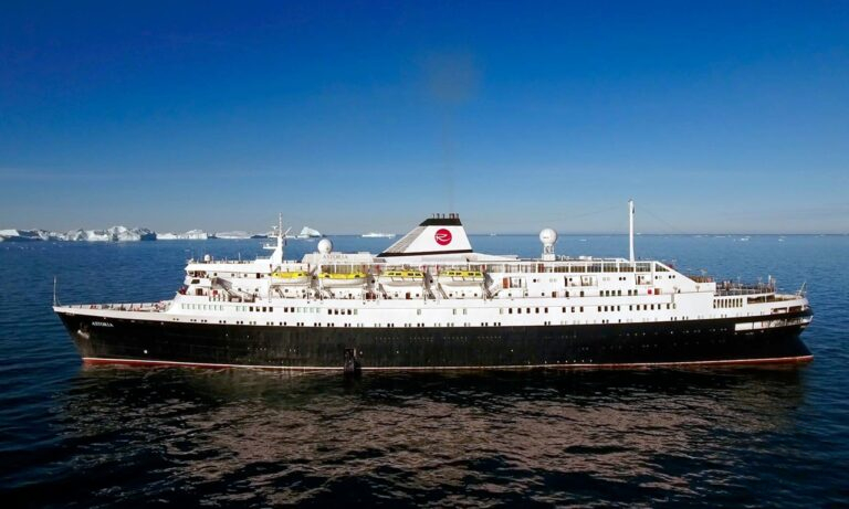 navio de cruzeiro mais antigo Astoria