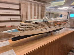 Crystal Serenity (8)