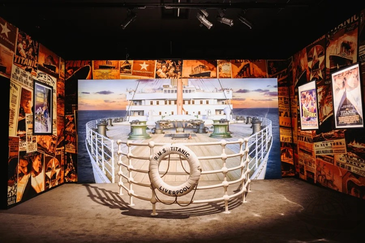 exposição Titanic escadaria artefatos