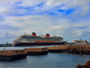 primeira escala Disney Destiny