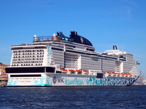 navio MSC guardas armados piratas