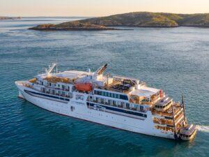 navio de cruzeiro encalhado