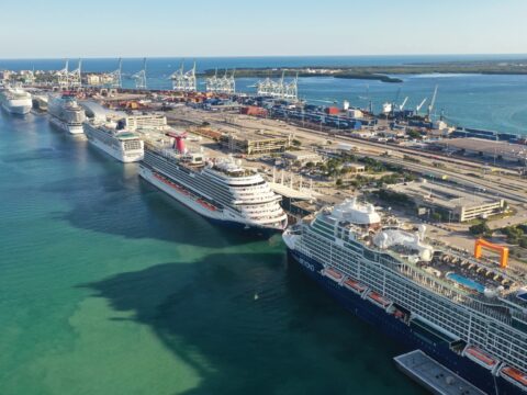 recorde cruzeiros Porto de Miami