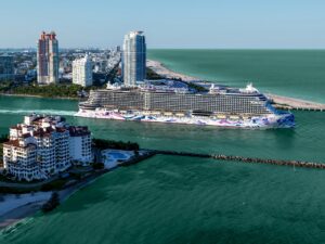 batismo Norwegian Luna