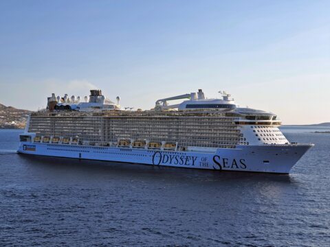 Royal Caribbean afasta rumores de navios menores e revela tamanho de navios da classe Discovery