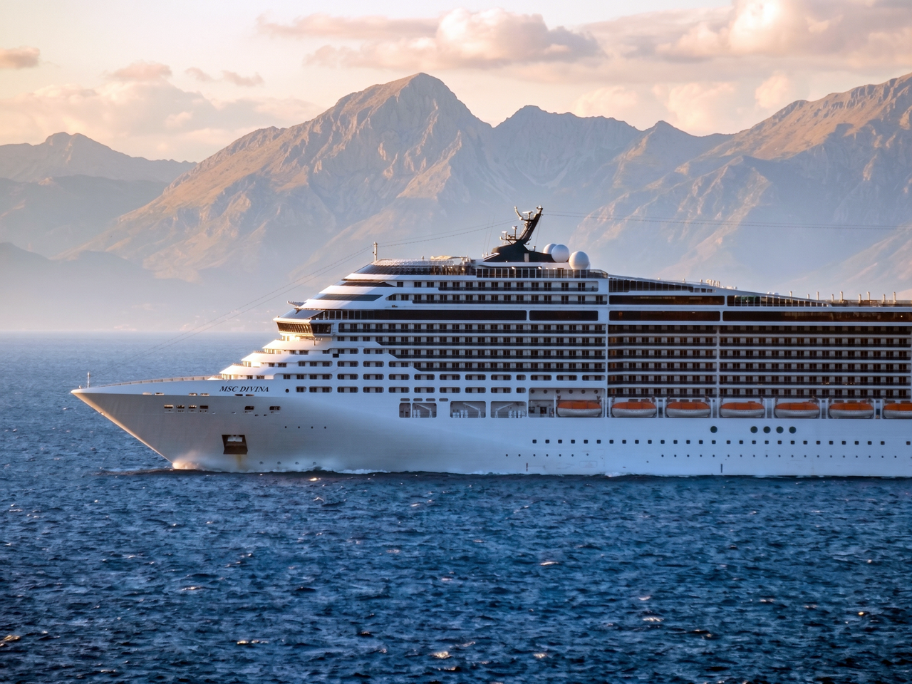 MSC Divina