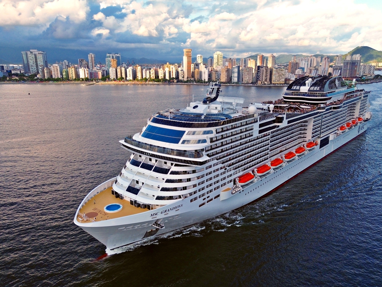 MSC Grandiosa em Santos