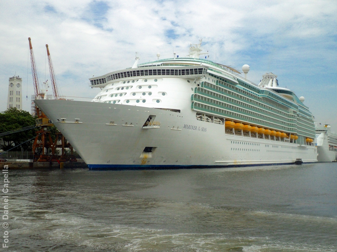 Mariner of the Seas da Royal Caribbean atracado no Pier Mauá no Rio de Janeiro