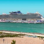 Norwegian Luna visto na Great Stirrup Cay, a ilha privativa da Norwegian Cruise Line nas Bahamas