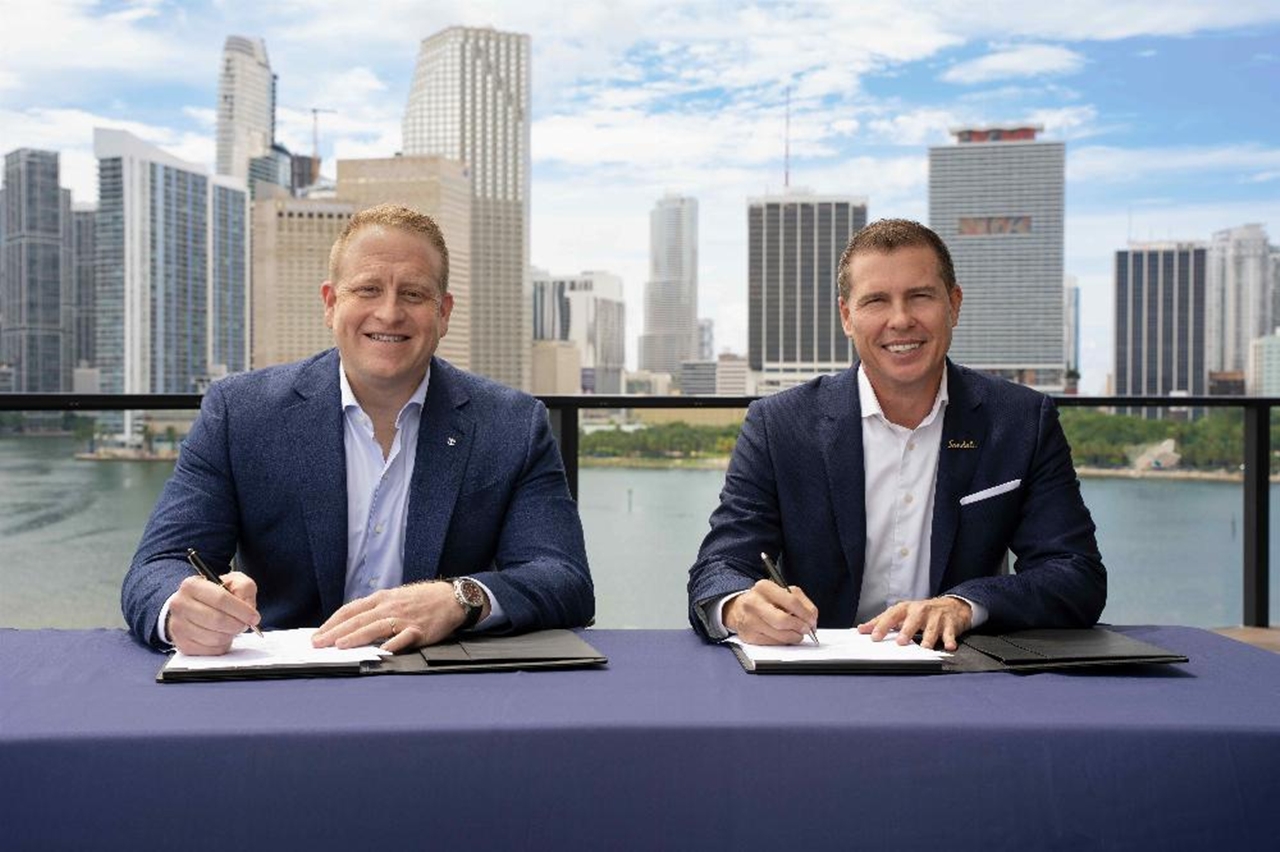 Royal Caribbean compra rede de resorts