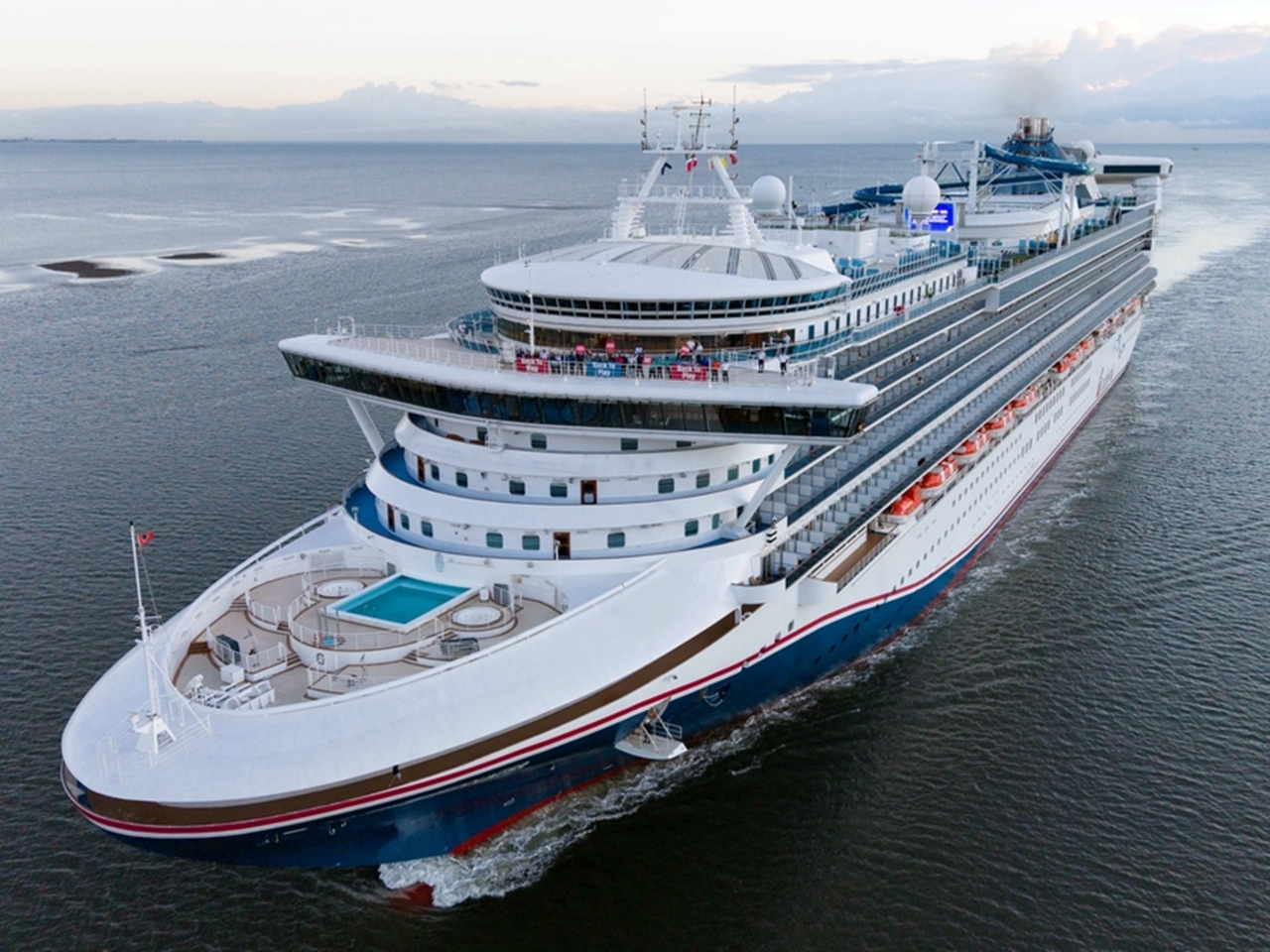 Carnival Encounter em navegação